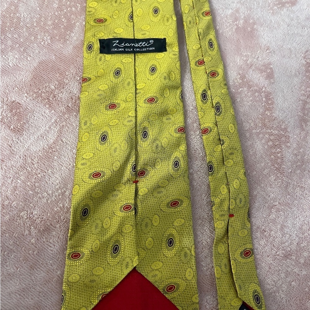 Vibrant Yellow Patterned Men's Tie - Picture 5 of 8